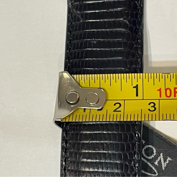 Brighton Ladies Leather Belt with Sleek Design. Pre-owned. Buckle has scratches. - Picture 10 of 11